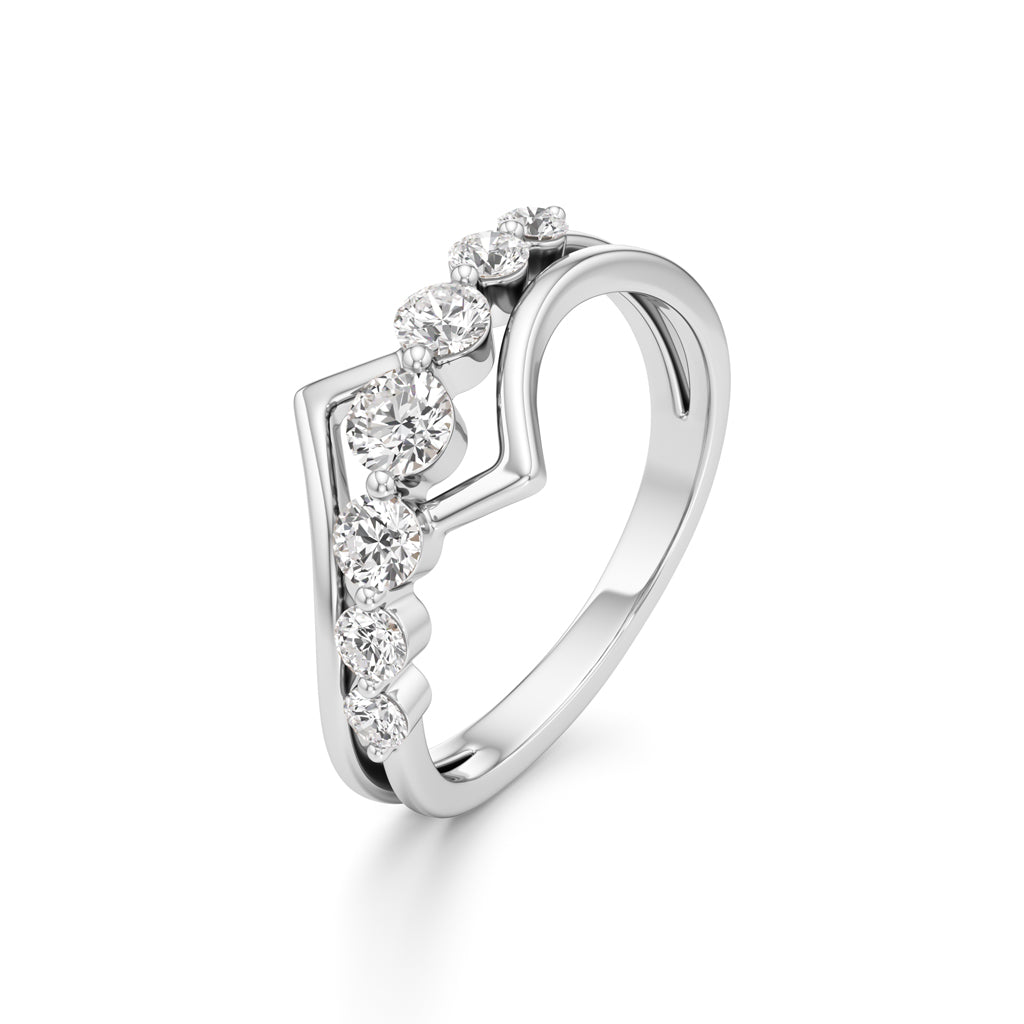 Graduated Diamond V-Band Ring