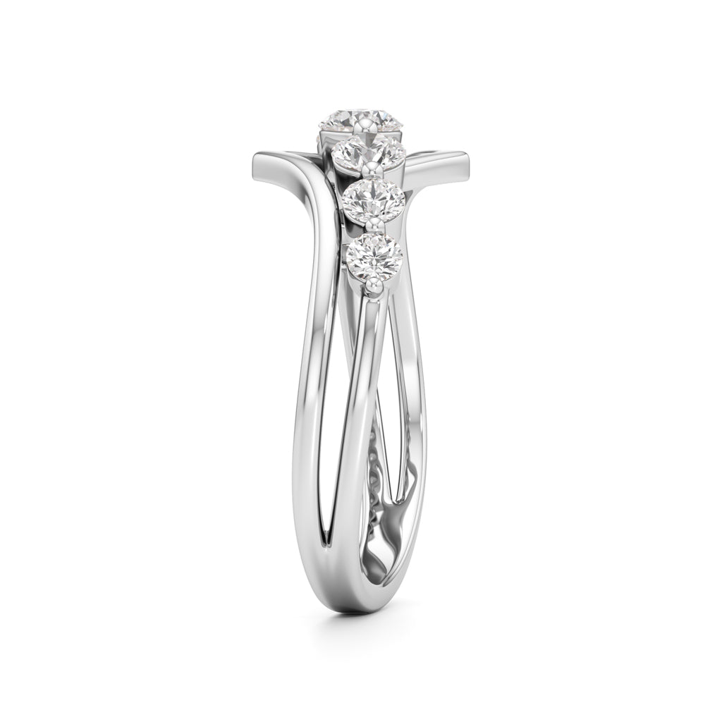 Graduated Diamond V-Band Ring