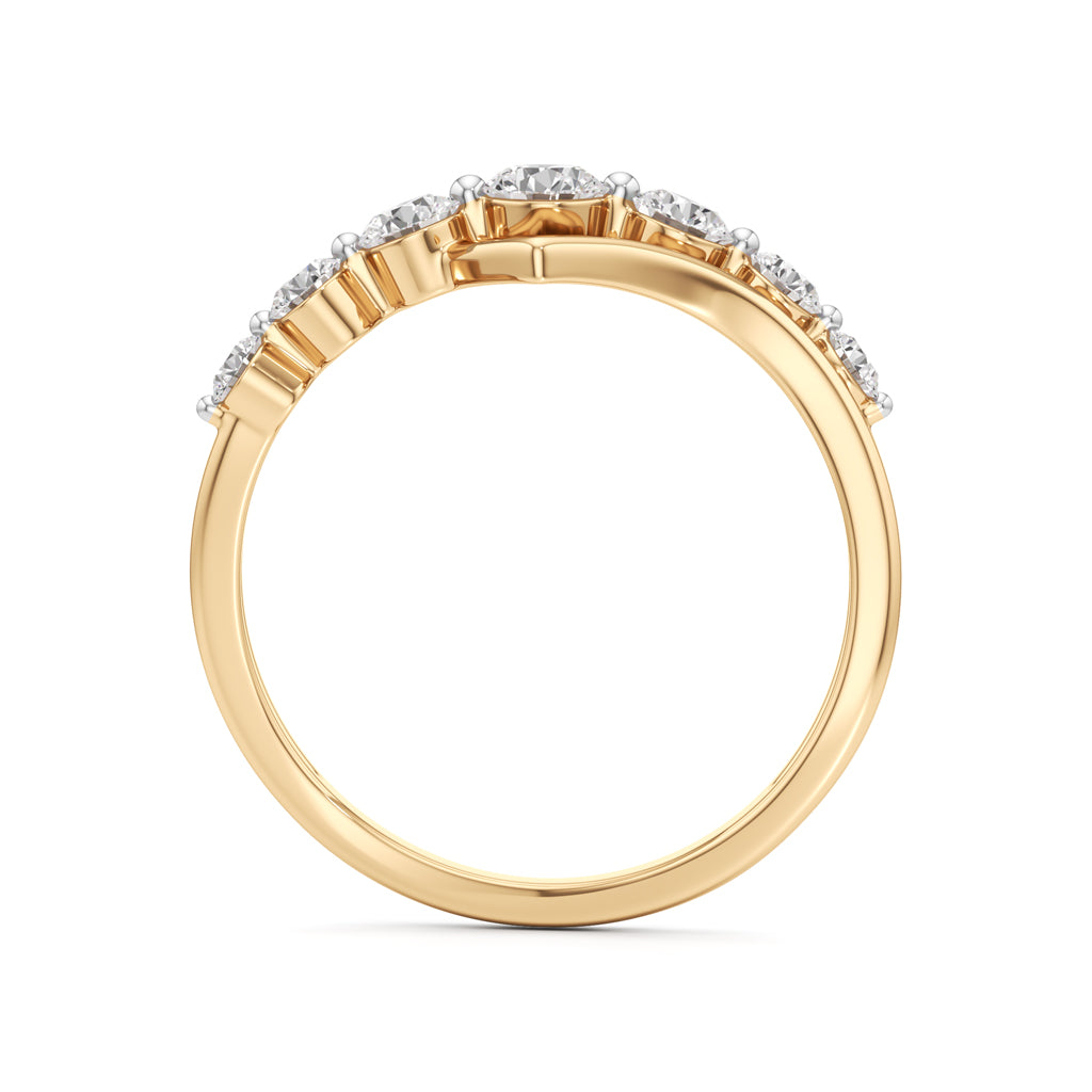 Graduated Diamond V-Band Ring