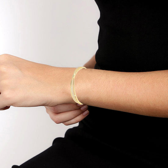 Nyra dual round cut broad lab diamond bangles