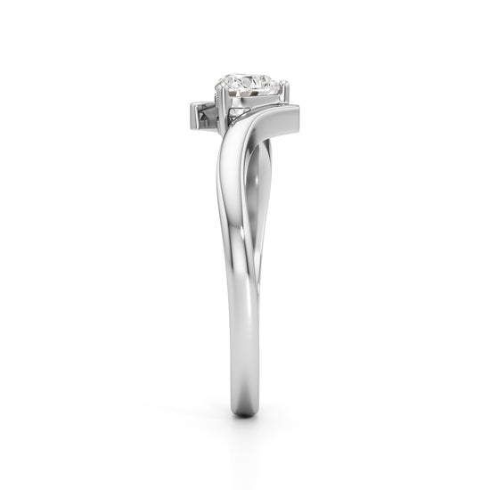 Sweetheart Twist Gold Ring