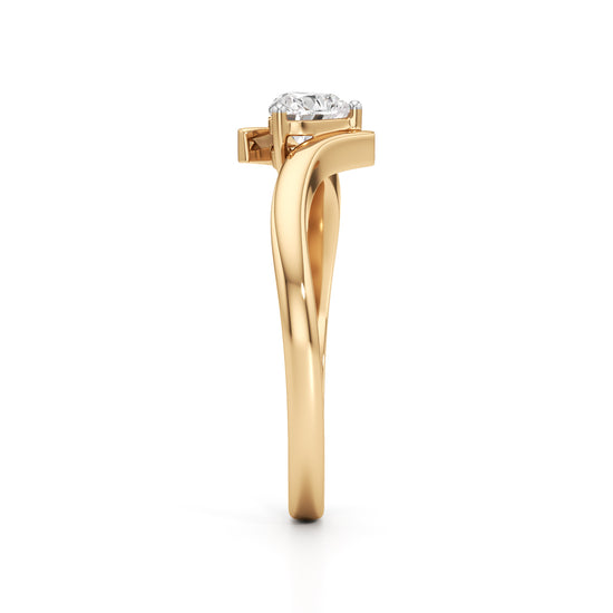 Sweetheart Twist Gold Ring