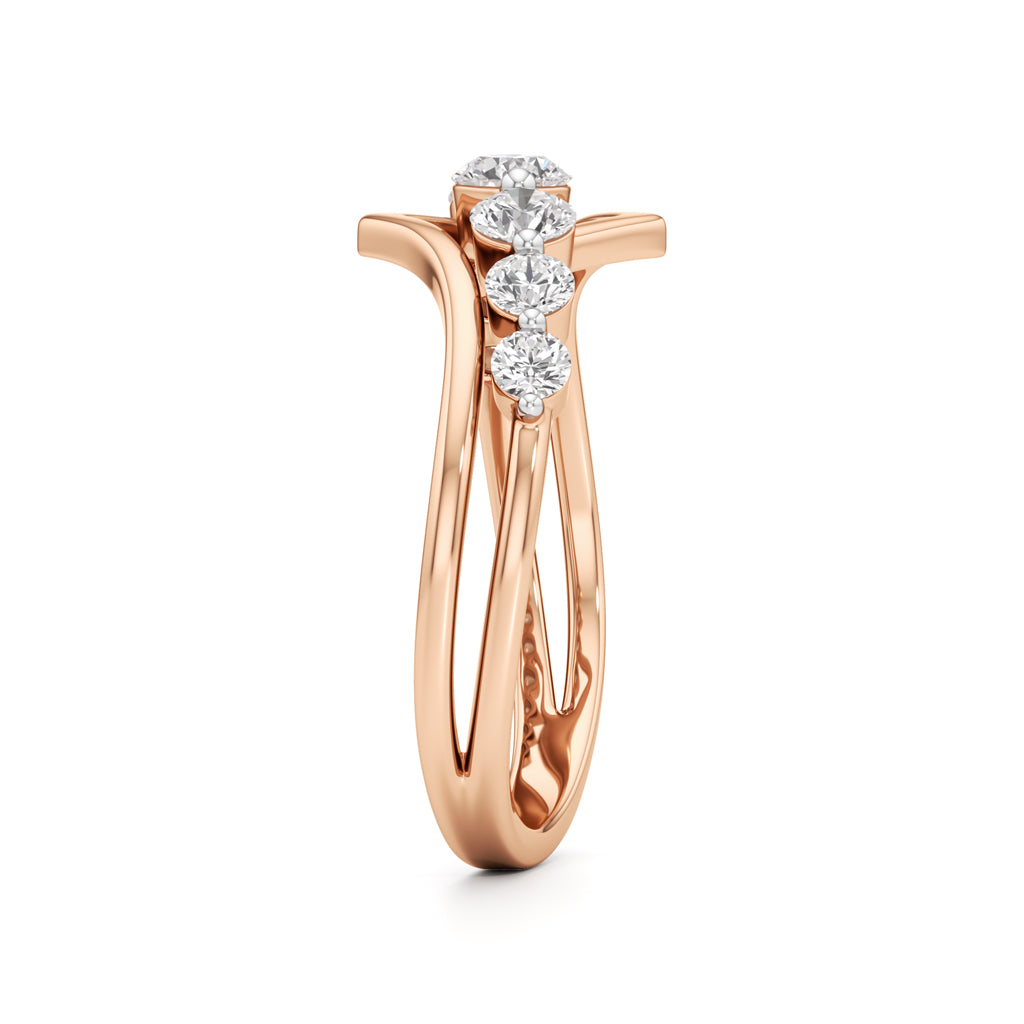 Graduated Diamond V-Band Ring