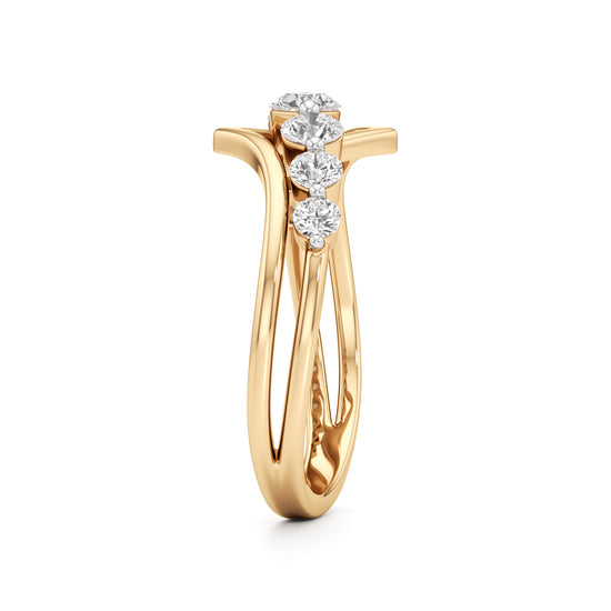 Graduated Diamond V-Band Ring
